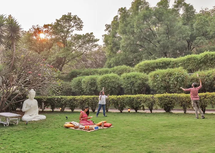 Saffronstays Shambhala Lakeside - 3Bhk Villa With Infinity Pool, Lakeview Deck & Alfresco Dining Malavli